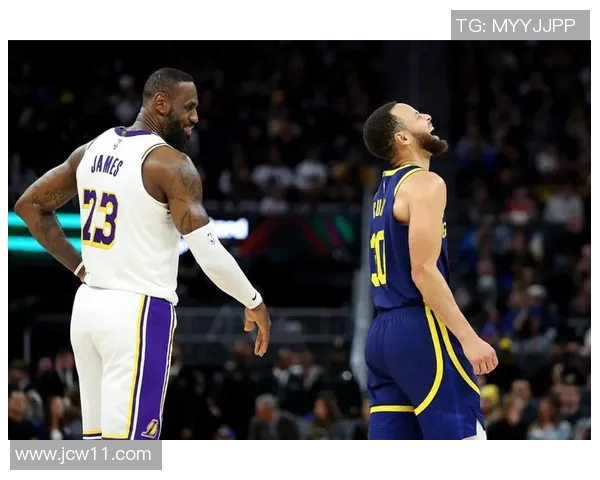 NBA常规赛直播看点：明星对决、战术博弈、关键时刻与球迷热情